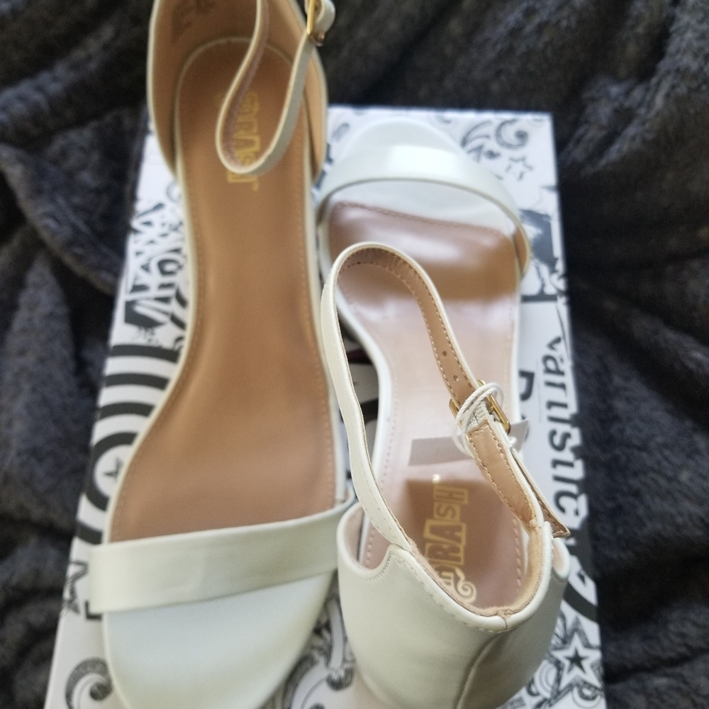 Open Toe Strap Short Block Heel Pumps